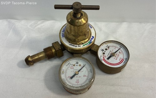 Dual gauge acetylene gas - gauge,